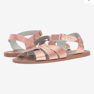 Salt Water Sandal rose gold size 6 (women 8)